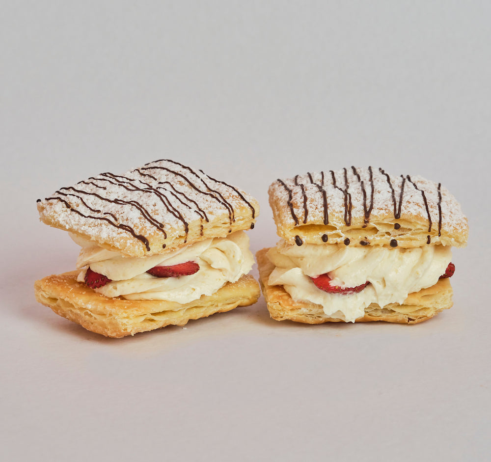 CHOCO STRAWBERRY CREAM PUFFS